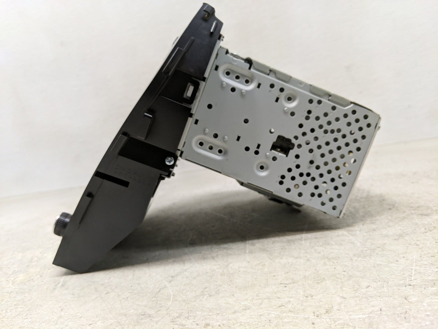 2017-2018 Hyundai Santa Fe Radio AM FM Cd Player Receiver Replacement P/N:96160-B8000NN5 Fits Fits 2017 2018 OEM Used Auto P