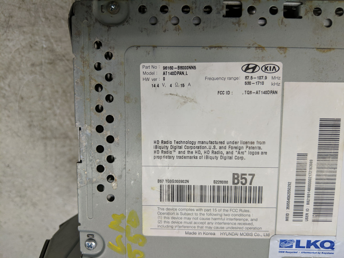 2017-2018 Hyundai Santa Fe Radio AM FM Cd Player Receiver Replacement P/N:96160-B8000NN5 Fits Fits 2017 2018 OEM Used Auto P