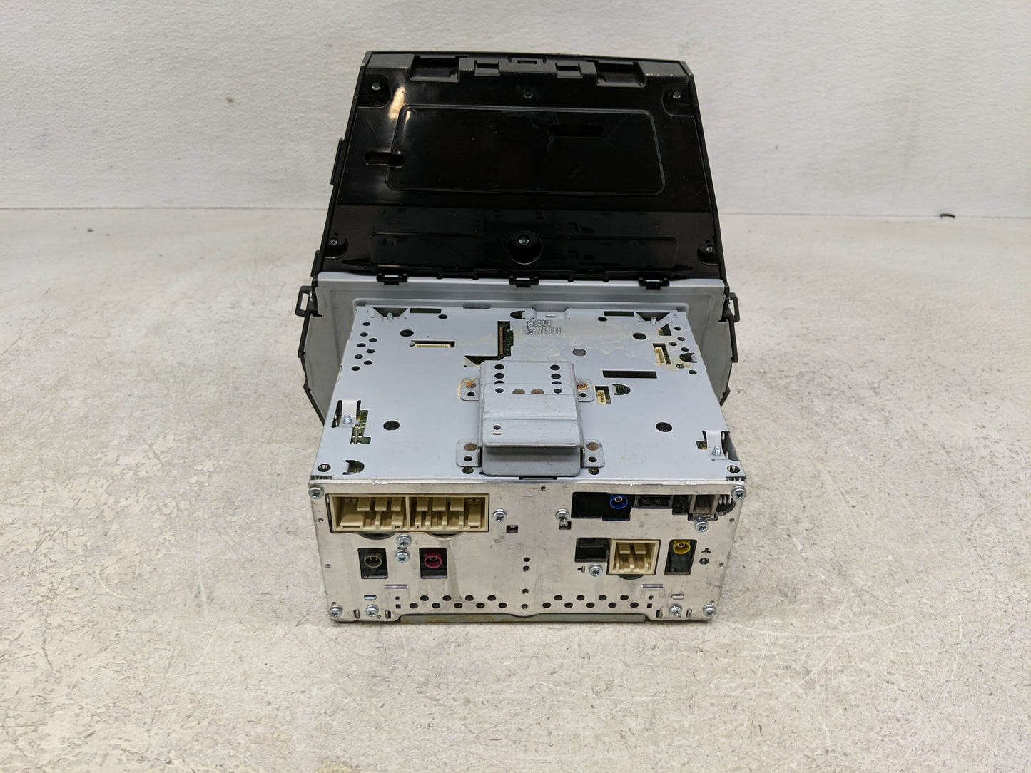 2017-2018 Hyundai Santa Fe Radio AM FM Cd Player Receiver Replacement P/N:96160-B8000NN5 Fits Fits 2017 2018 OEM Used Auto P