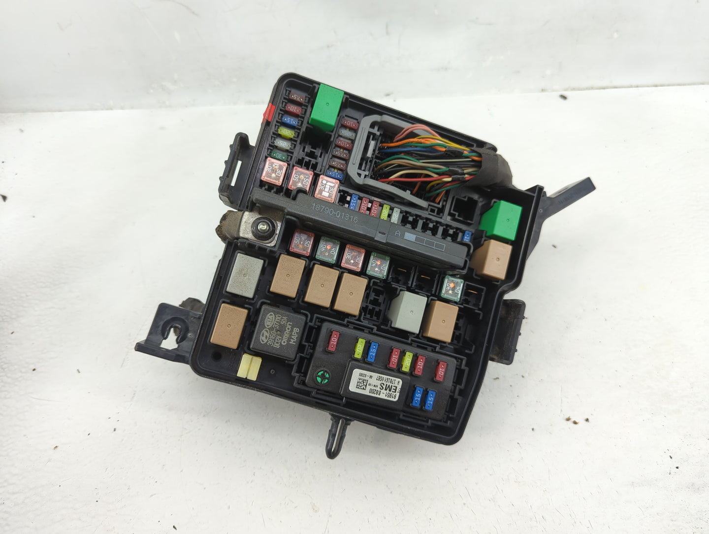 2017-2019 Hyundai Santa Fe Fusebox Fuse Box Panel Relay Module P/N:N91310-B8730 N91310-B8730 Fits Fits 2017 2018 2019 OEM Us