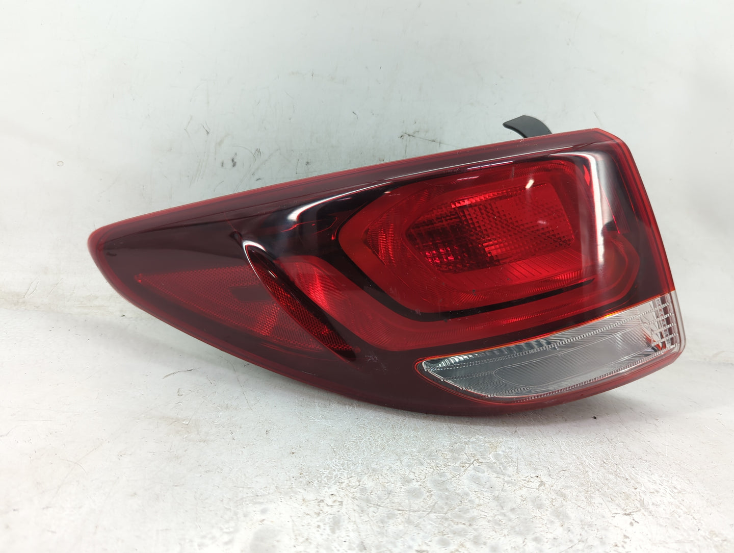 2017-2018 Hyundai Santa Fe Tail Light Assembly Driver Left OEM P/N:92401-B85 Fits Fits 2017 2018 OEM Used Auto Parts - Oemus