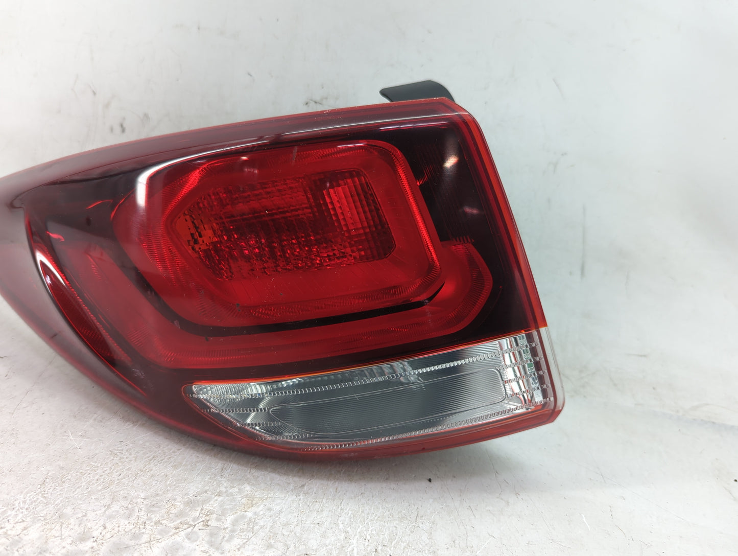2017-2018 Hyundai Santa Fe Tail Light Assembly Driver Left OEM P/N:92401-B85 Fits Fits 2017 2018 OEM Used Auto Parts - Oemus