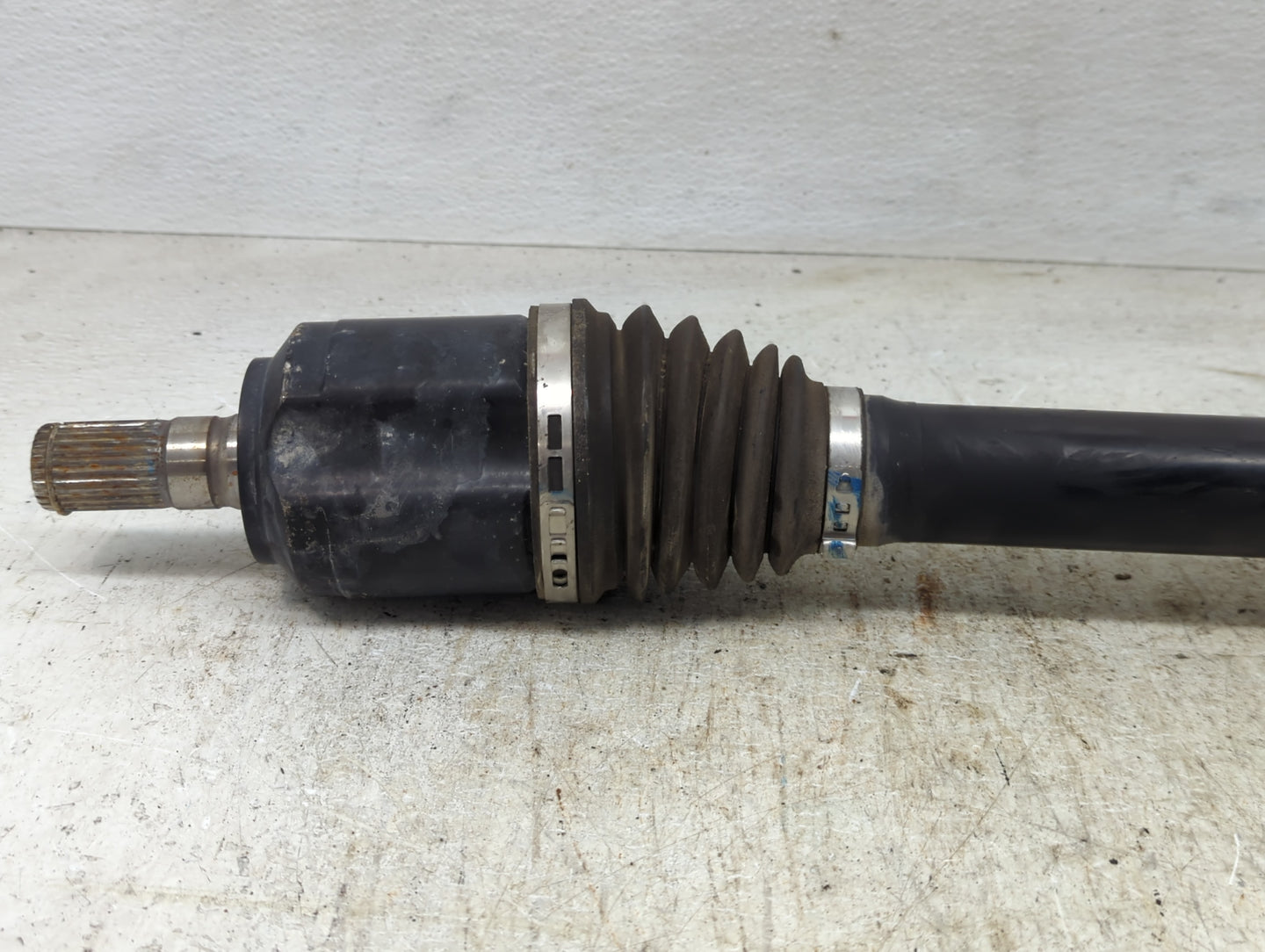 2017 Hyundai Santa Fe Axle Shaft Front Passenger Cv C/v - Oemusedautoparts1.com