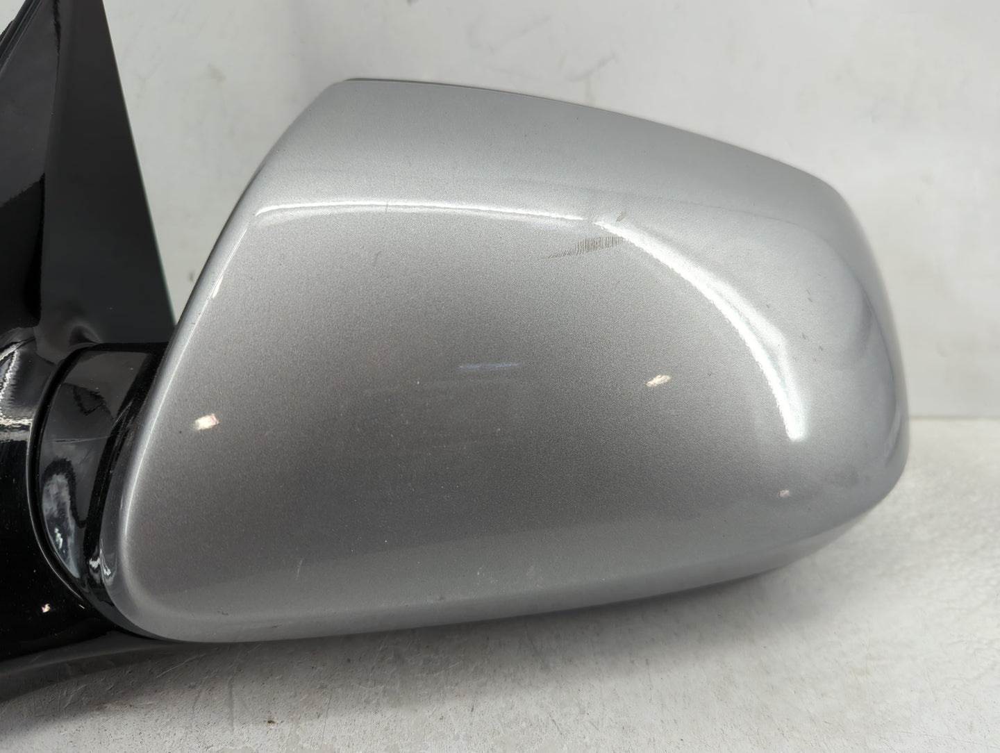 2017-2018 Hyundai Santa Fe Driver Side View Mirror - Left Door Mirror OEM Used - Oemusedautoparts1.com