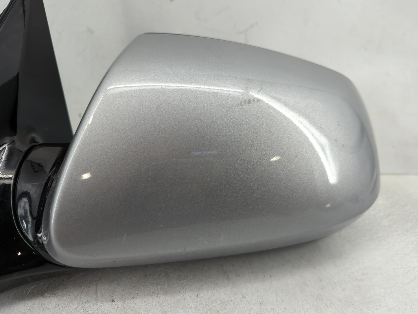 2017-2018 Hyundai Santa Fe Driver Side View Mirror - Left Door Mirror OEM Used - Oemusedautoparts1.com