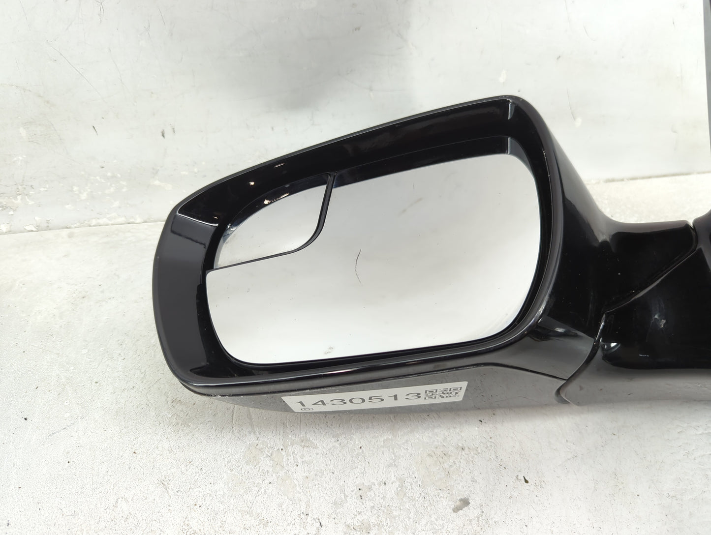 2017-2018 Hyundai Santa Fe Driver Side View Mirror - Left Door Mirror OEM Used - Oemusedautoparts1.com