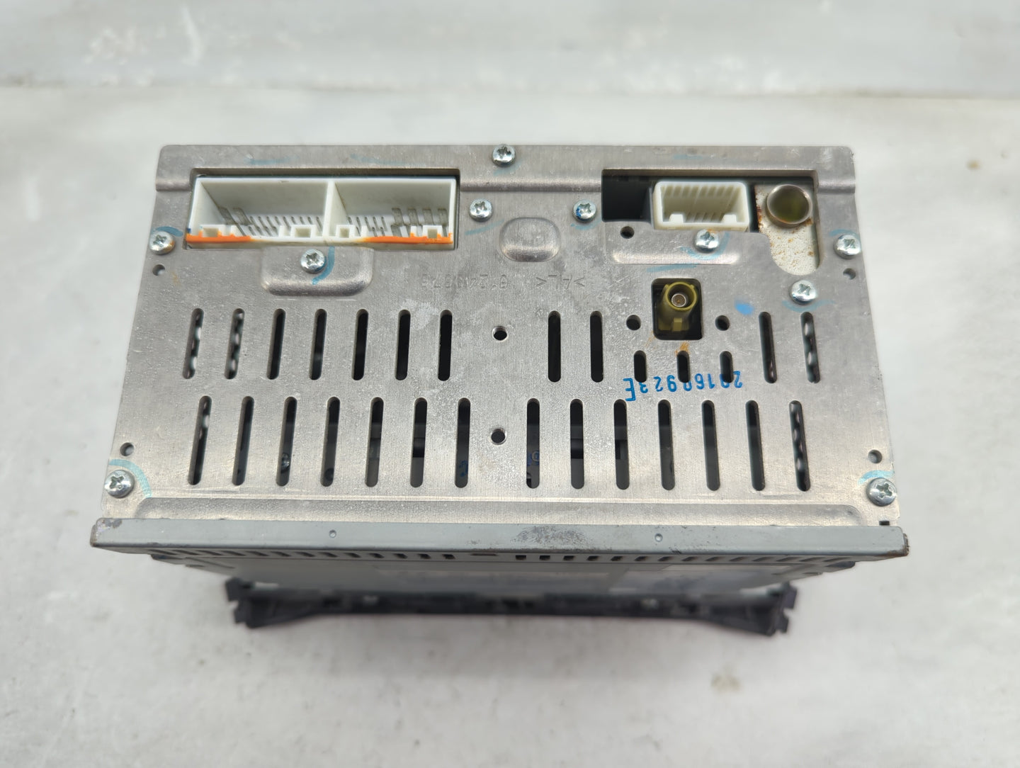2017-2018 Hyundai Santa Fe Radio AM FM Cd Player Receiver Replacement P/N:96180-4Z6004X Fits Fits 2017 2018 OEM Used Auto Pa