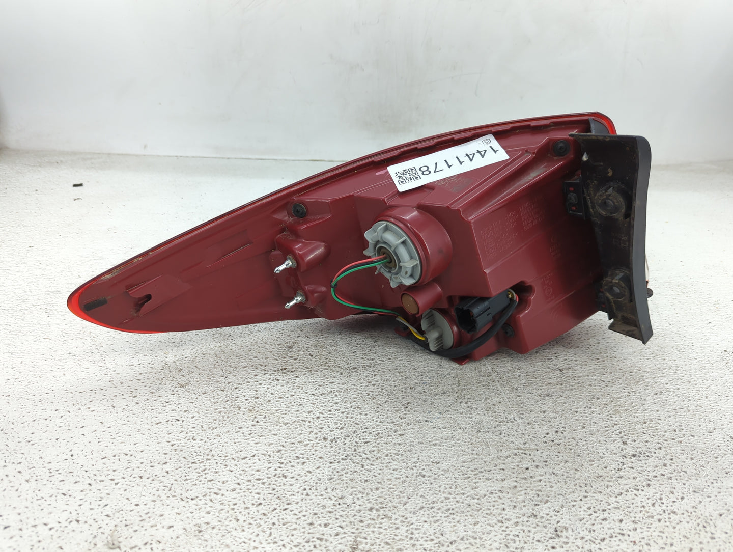 2017-2018 Hyundai Santa Fe Tail Light Assembly Passenger Right OEM P/N:92402-B86 Fits Fits 2017 2018 OEM Used Auto Parts - O