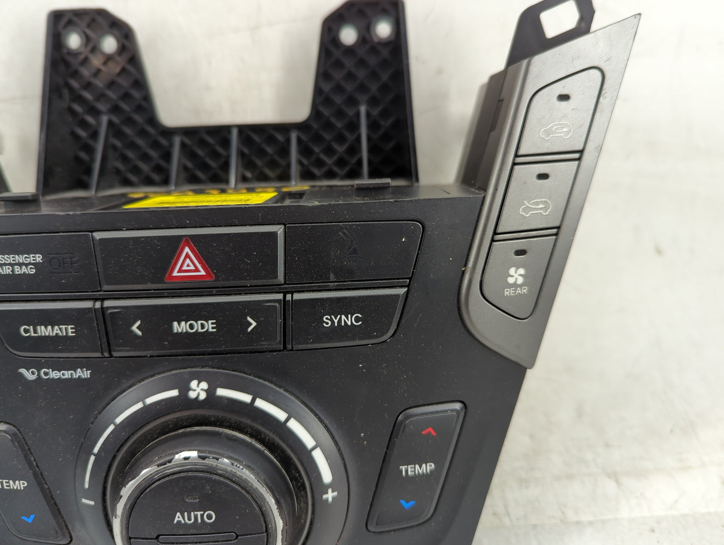 2017-2018 Hyundai Santa Fe Climate Control Module Temperature AC/Heater Replacement P/N:97250-2WXXX 97250-4ZXXX Fits OEM Use