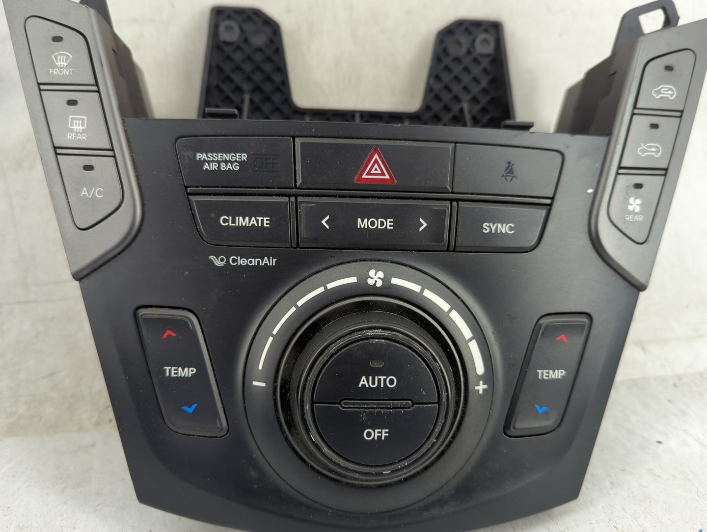 2017-2018 Hyundai Santa Fe Climate Control Module Temperature AC/Heater Replacement P/N:97250-2WXXX 97250-4ZXXX Fits OEM Use