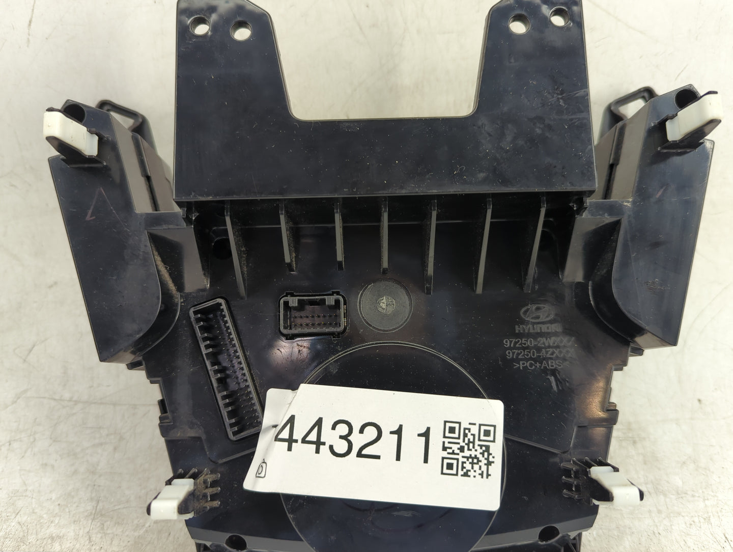 2017-2018 Hyundai Santa Fe Climate Control Module Temperature AC/Heater Replacement P/N:97250-2WXXX 97250-4ZXXX Fits OEM Use