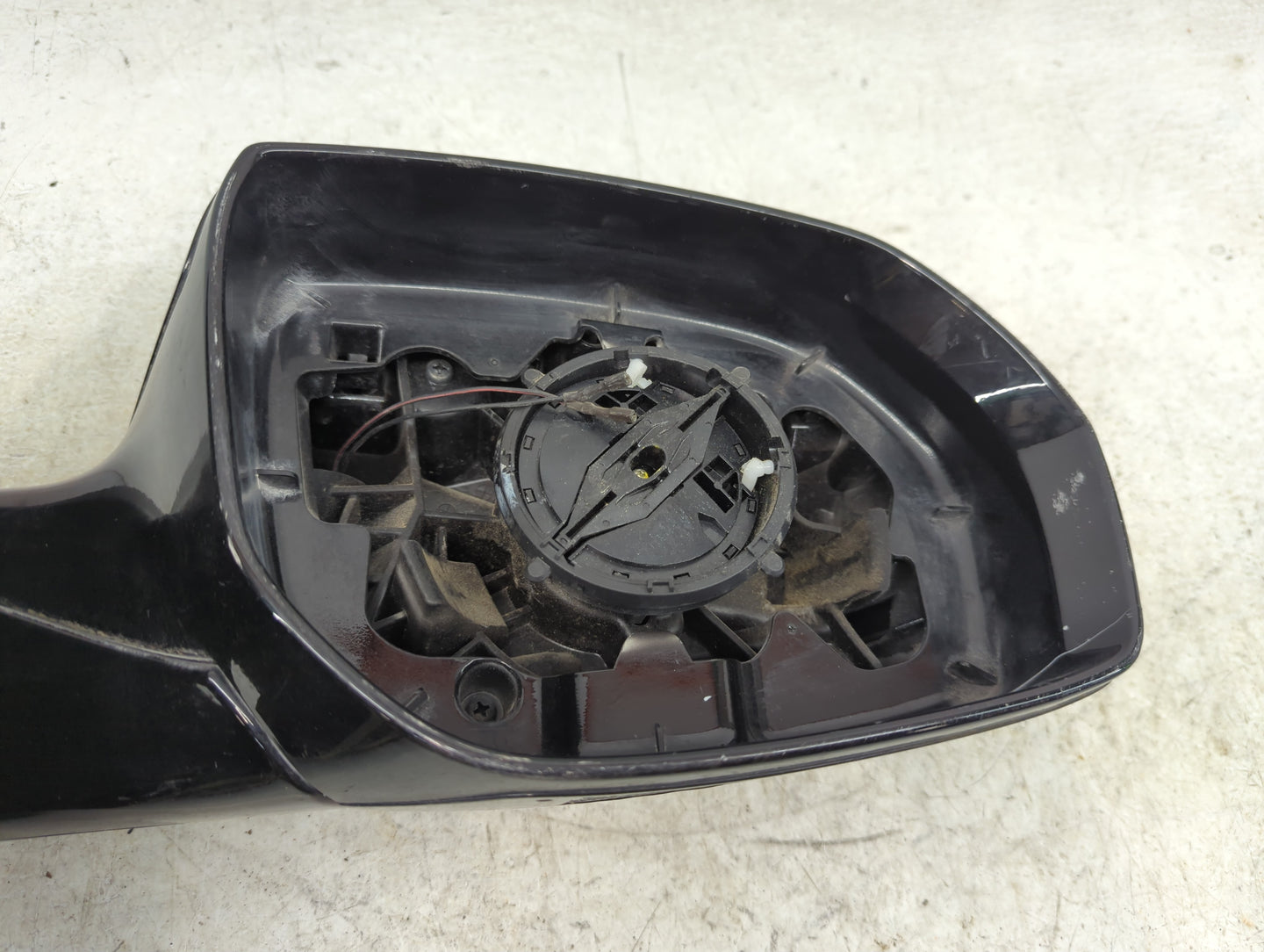 2017-2018 Hyundai Santa Fe Passenger Side View Mirror - Right Door Mirror OEM Used - Oemusedautoparts1.com