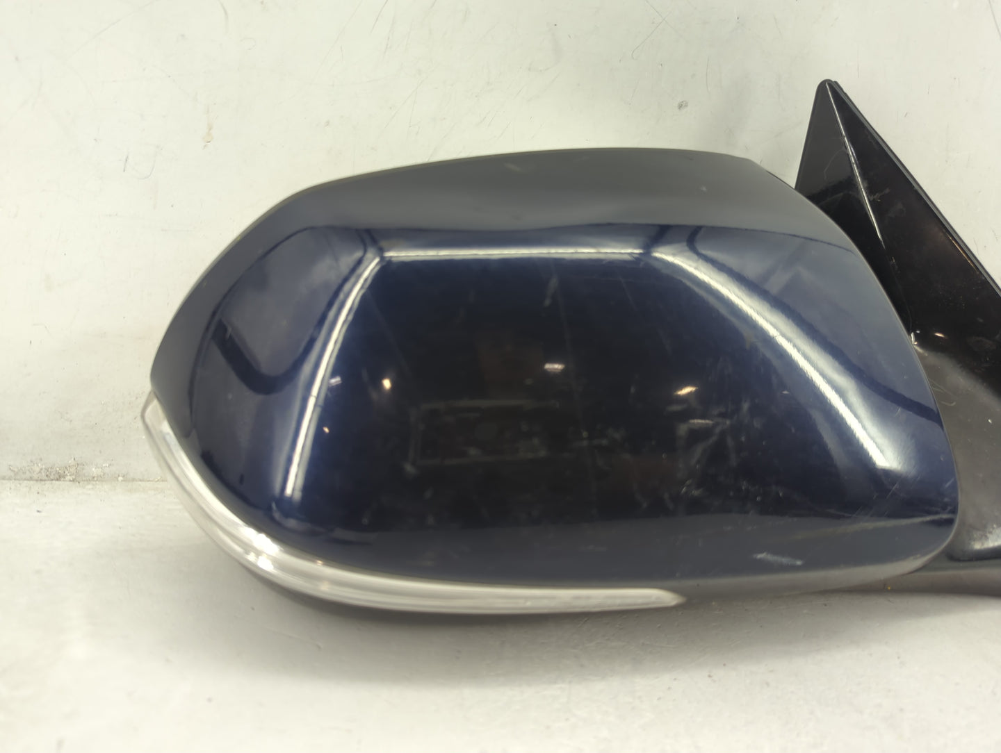 2017-2018 Hyundai Santa Fe Passenger Side View Mirror - Right Door Mirror OEM Used - Oemusedautoparts1.com