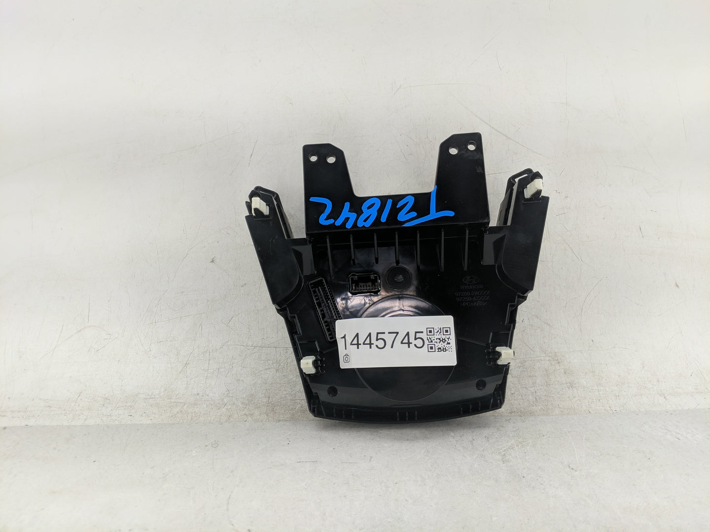 2017-2018 Hyundai Santa Fe Climate Control Module Temperature AC/Heater Replacement P/N:97250-B8EF0NN5 97250-B8000 Fits OEM 