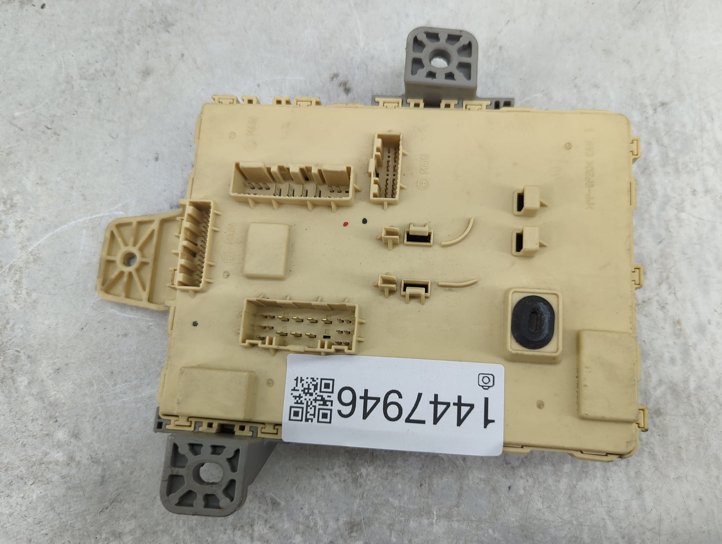2017-2018 Hyundai Santa Fe Body Control Module Bcm Inner Cabin Fuse Box - Oemusedautoparts1.com