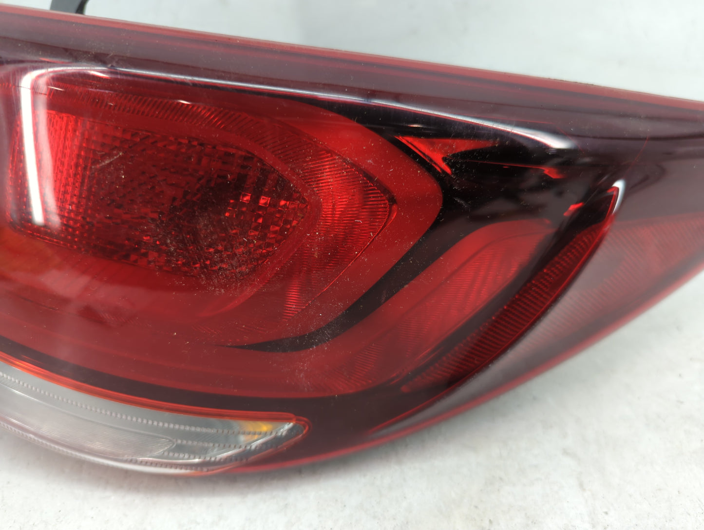 2017-2018 Hyundai Santa Fe Tail Light Assembly Passenger Right OEM P/N:92402-B85 Fits Fits 2017 2018 OEM Used Auto Parts - O