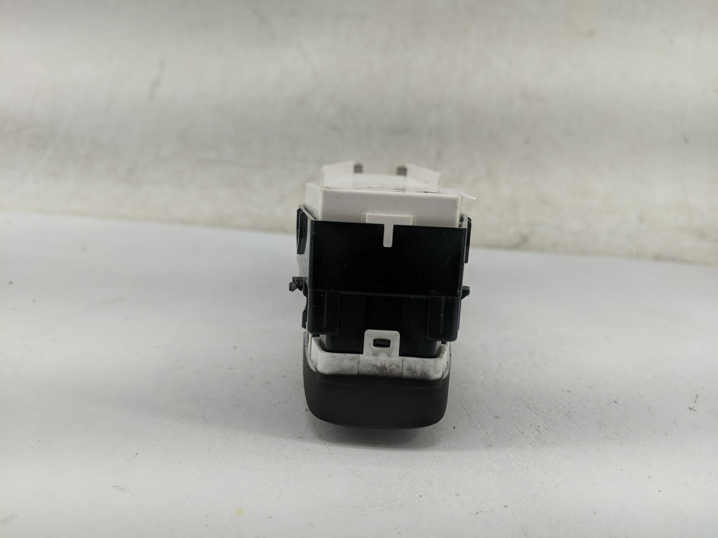 2017-2018 Hyundai Santa Fe Master Power Window Switch Replacement Driver Side Left Fits Fits 2017 2018 OEM Used Auto Parts -