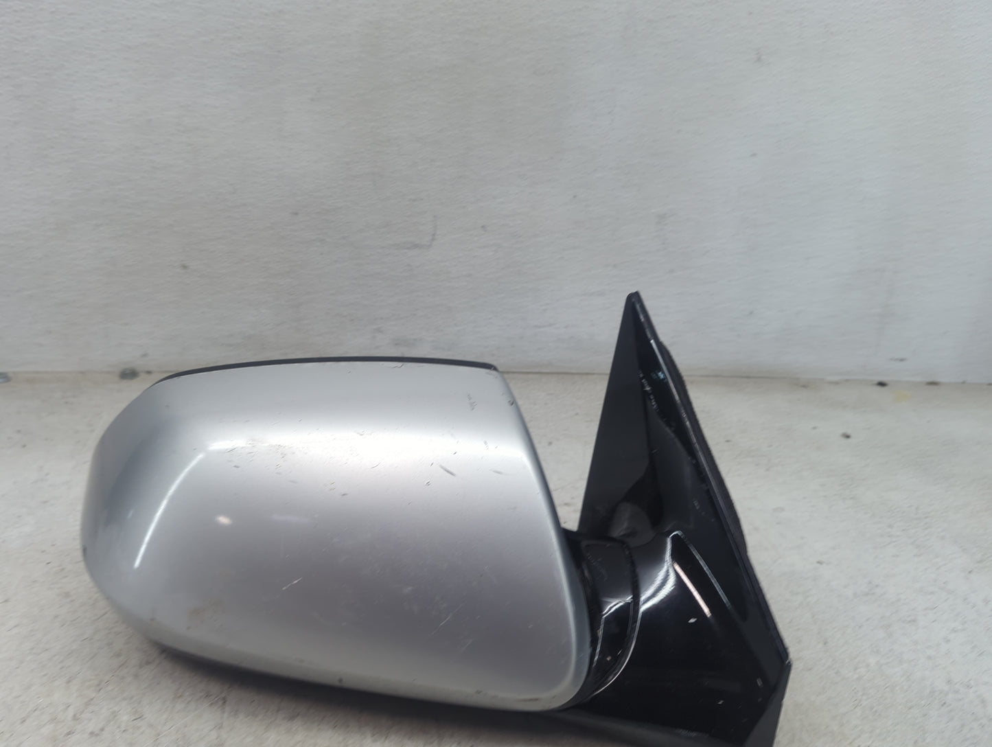 2017-2018 Hyundai Santa Fe Passenger Side View Mirror - Right Door Mirror OEM Used - Oemusedautoparts1.com