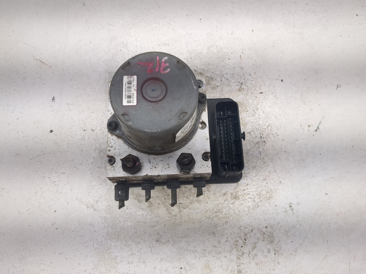 2017-2018 Hyundai Santa Fe ABS Pump Control Module Replacement P/N:58920-B8AC0 BH6013S403 Fits Fits 2017 2018 OEM Used Auto 