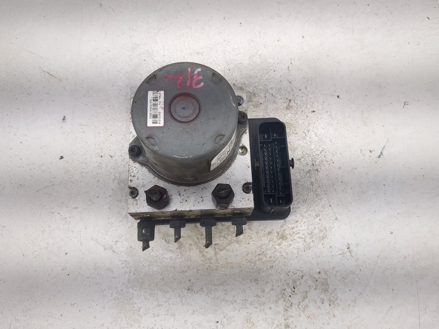 2017-2018 Hyundai Santa Fe ABS Pump Control Module Replacement P/N:58920-B8AC0 BH6013S403 Fits Fits 2017 2018 OEM Used Auto 