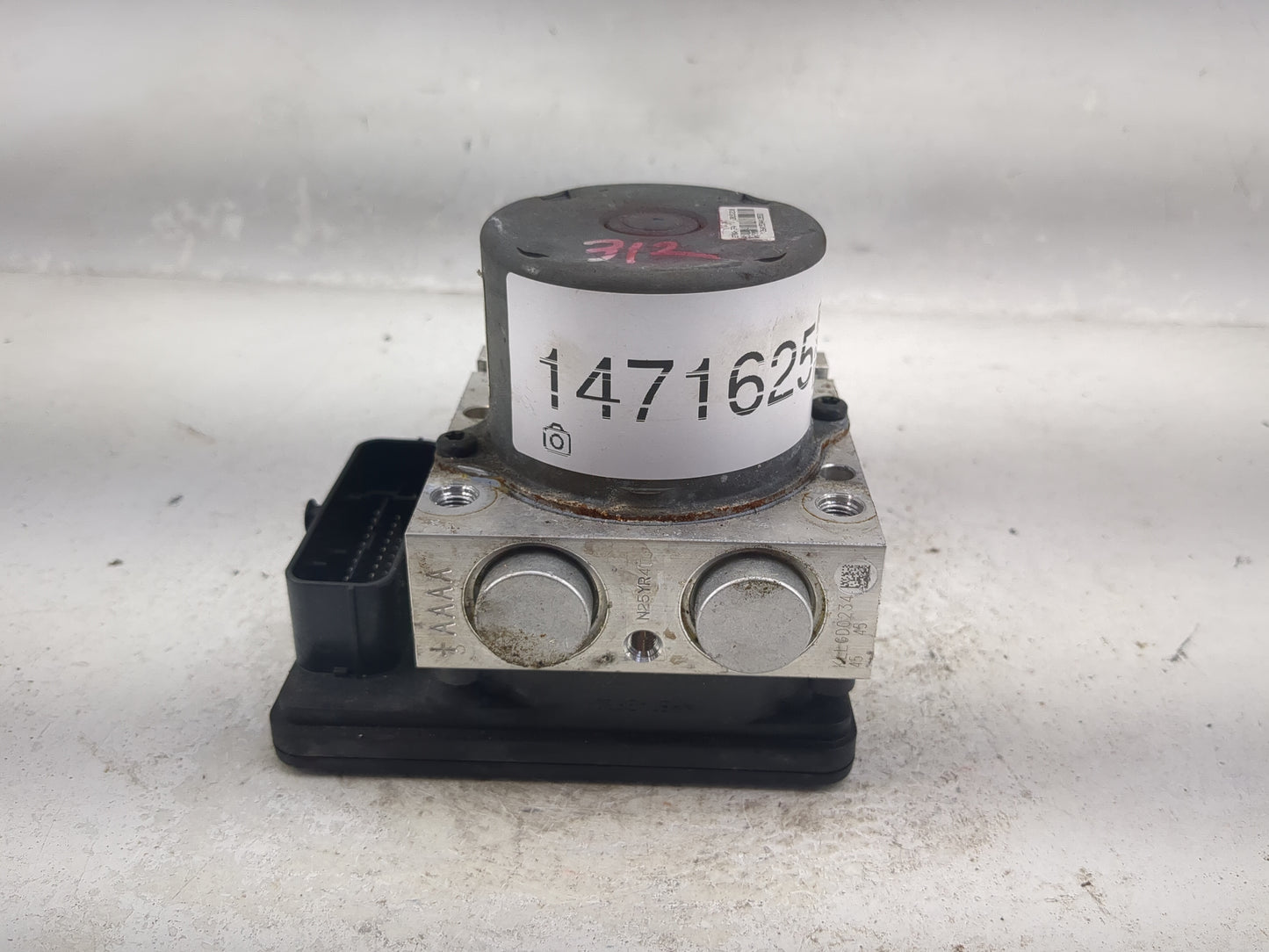 2017-2018 Hyundai Santa Fe ABS Pump Control Module Replacement P/N:58920-B8AC0 BH6013S403 Fits Fits 2017 2018 OEM Used Auto 
