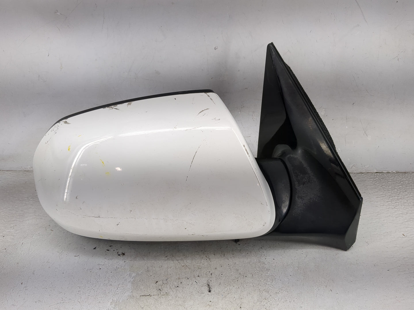2017-2018 Hyundai Santa Fe Passenger Side View Mirror - Right Door Mirror OEM Used - Oemusedautoparts1.com