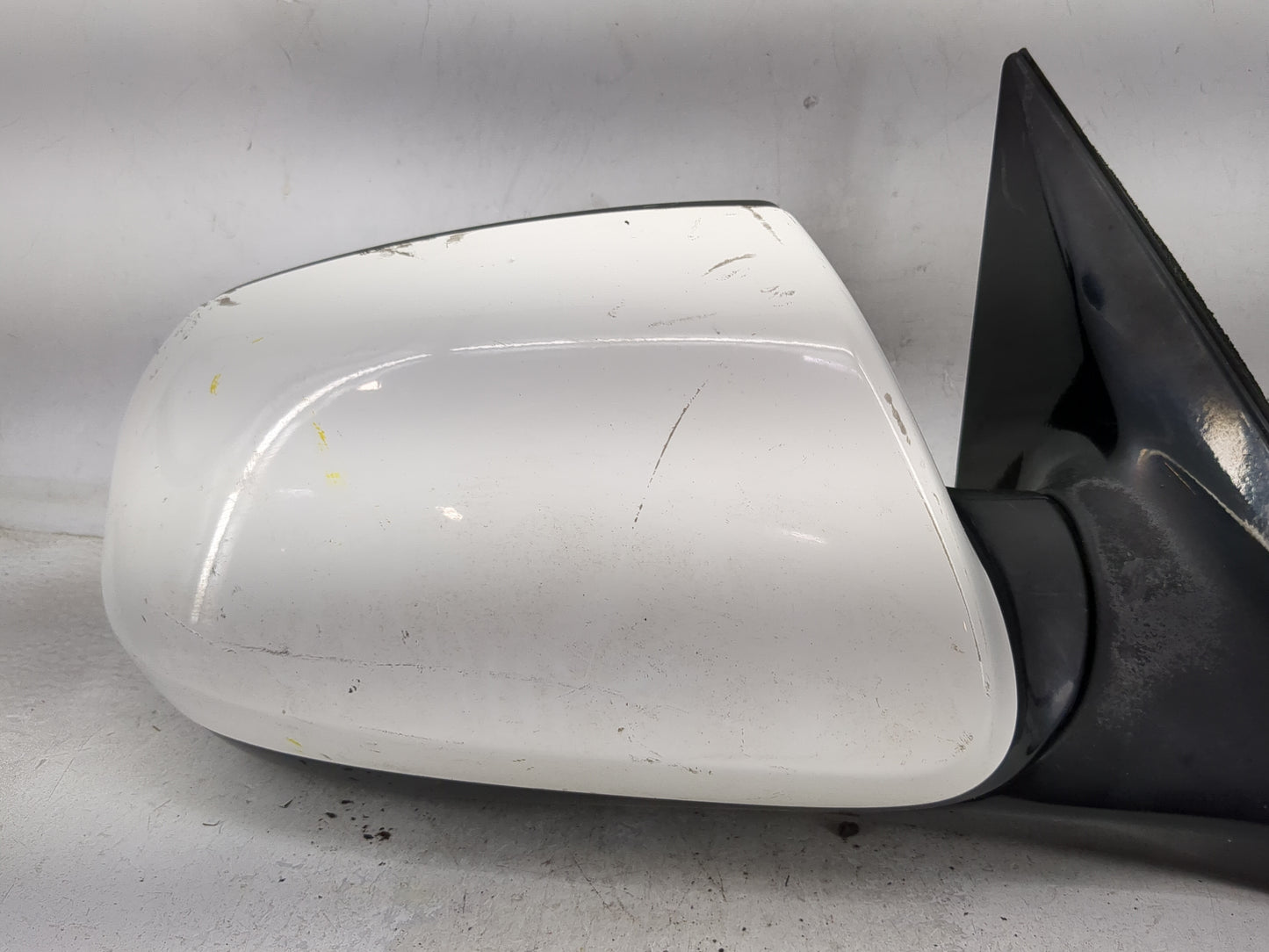 2017-2018 Hyundai Santa Fe Passenger Side View Mirror - Right Door Mirror OEM Used - Oemusedautoparts1.com