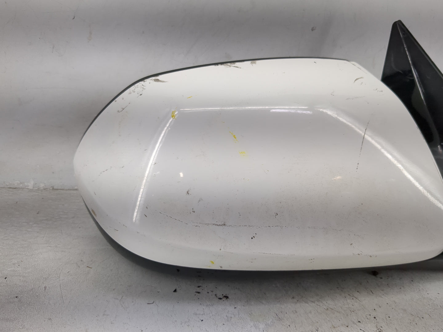 2017-2018 Hyundai Santa Fe Passenger Side View Mirror - Right Door Mirror OEM Used - Oemusedautoparts1.com