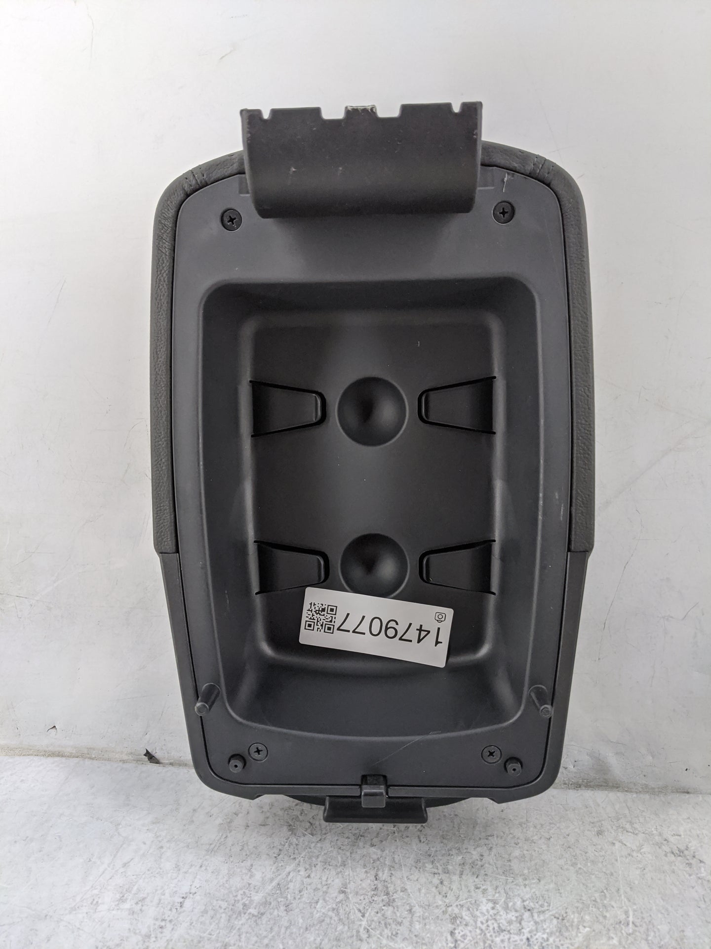 2017 Hyundai Santa Fe Center Console Armrest Cover Lid Fits OEM Used Auto Parts - Oemusedautoparts1.com