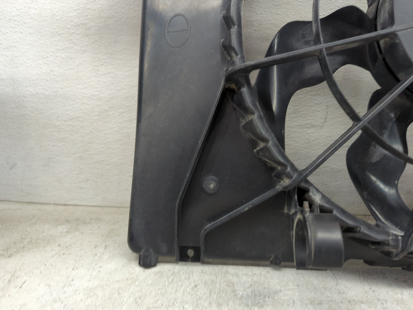 2017 Hyundai Santa Fe Electric Radiator Cooling Fan Motor Assembly Fits OEM Used Auto Parts - Oemusedautoparts1.com