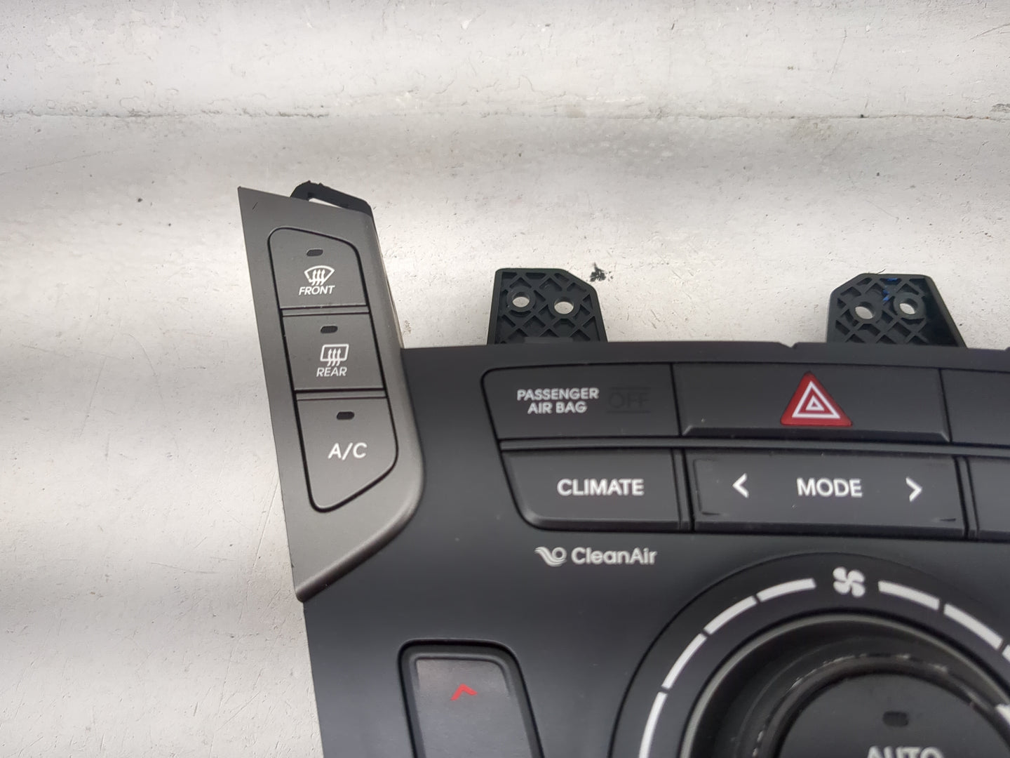 2017-2018 Hyundai Santa Fe Climate Control Module Temperature AC/Heater Replacement P/N:97250-2WXXX 97250-4ZXXX Fits OEM Use