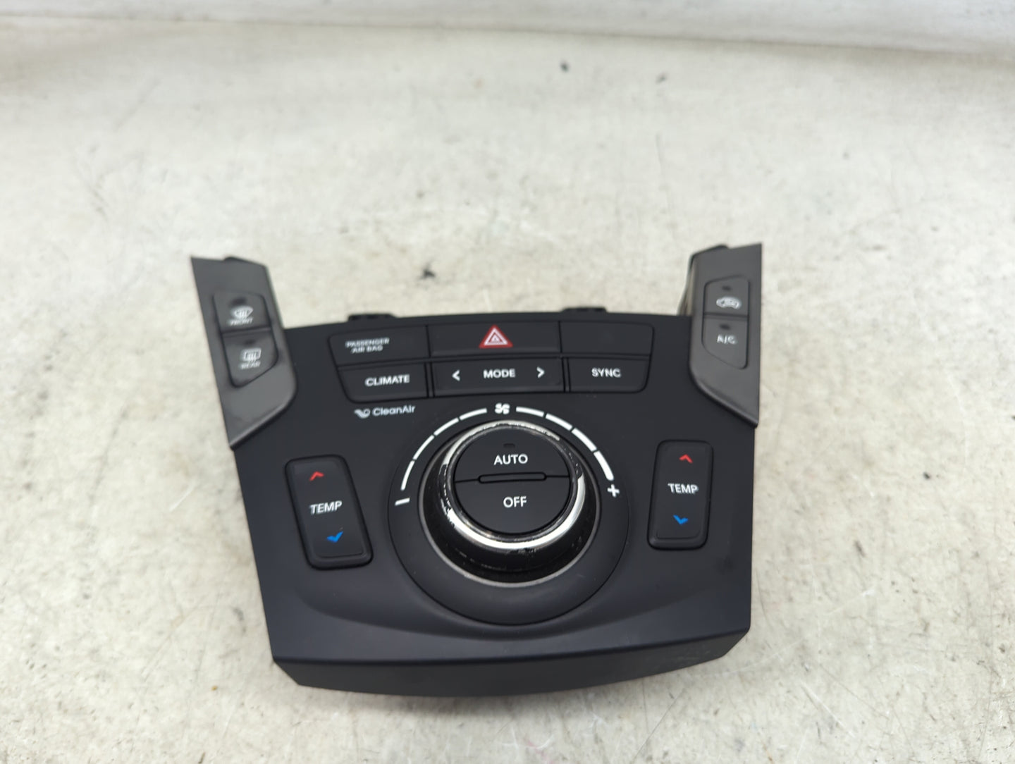 2017-2018 Hyundai Santa Fe Climate Control Module Temperature AC/Heater Replacement P/N:97250-2WXXX 97250-4ZXXX Fits OEM Use