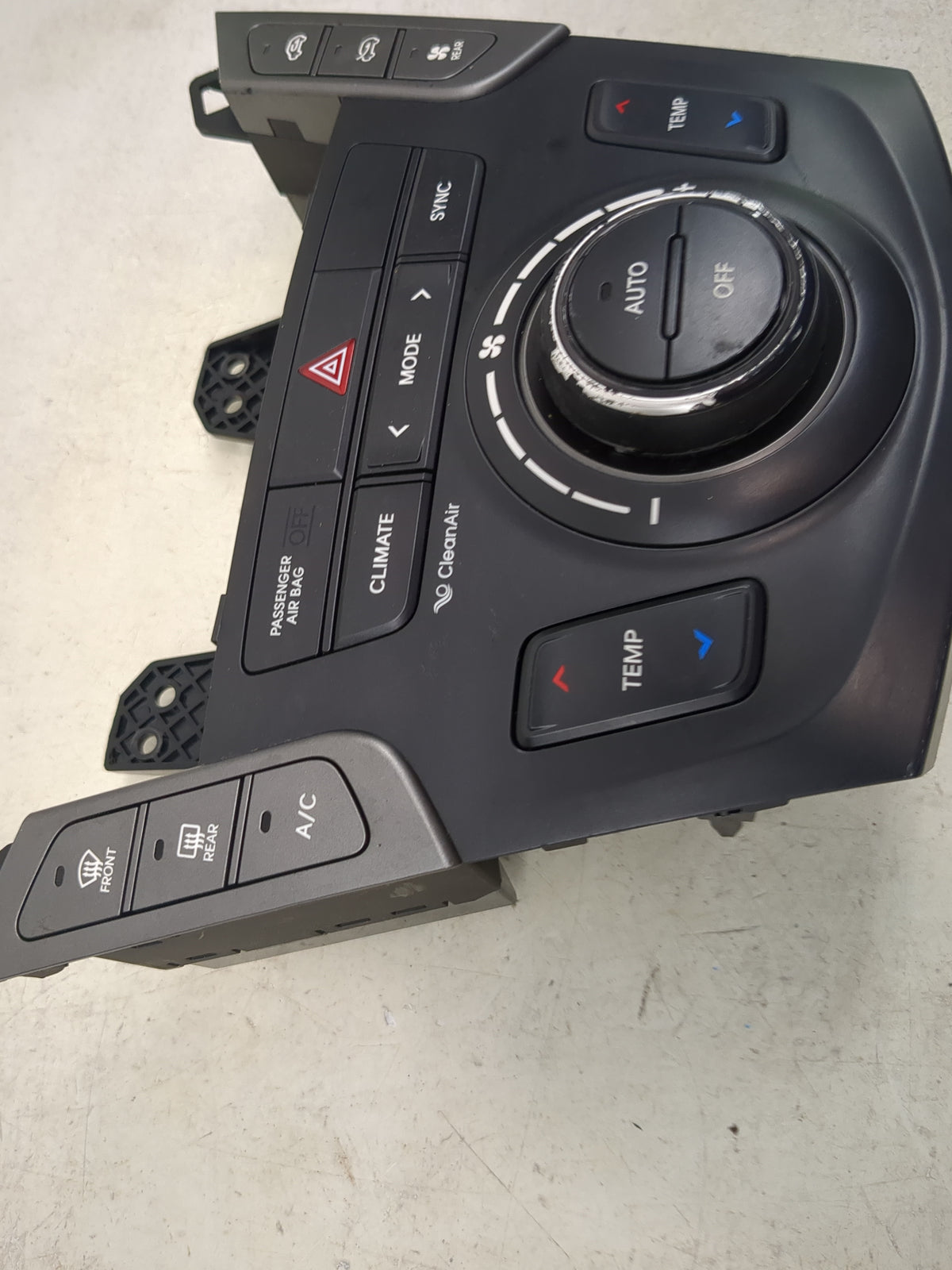 2017-2018 Hyundai Santa Fe Climate Control Module Temperature AC/Heater Replacement P/N:97250-2WXXX 97250-4ZXXX Fits OEM Use