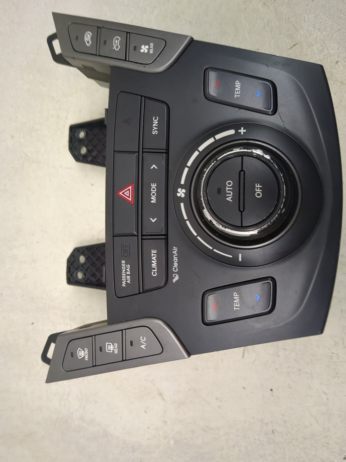 2017-2018 Hyundai Santa Fe Climate Control Module Temperature AC/Heater Replacement P/N:97250-2WXXX 97250-4ZXXX Fits OEM Use