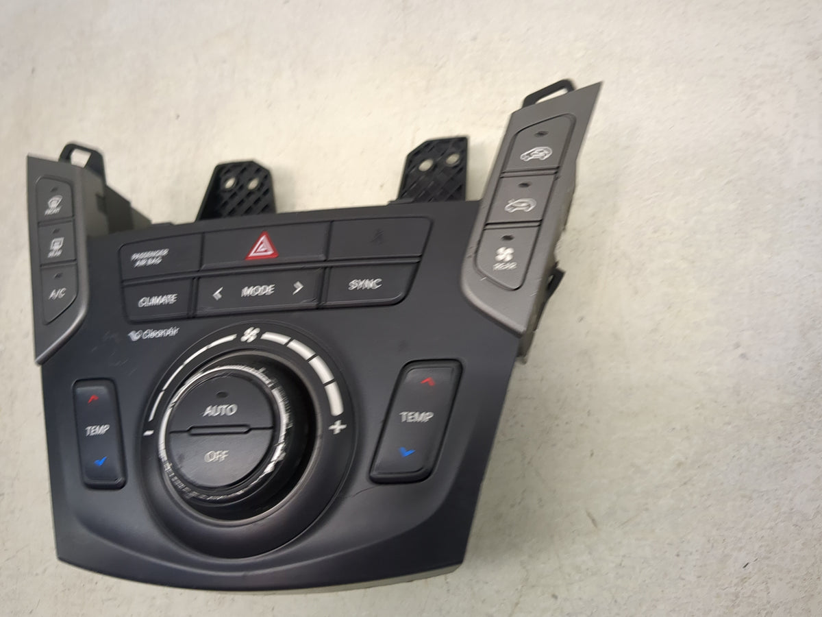 2017-2018 Hyundai Santa Fe Climate Control Module Temperature AC/Heater Replacement P/N:97250-2WXXX 97250-4ZXXX Fits OEM Use
