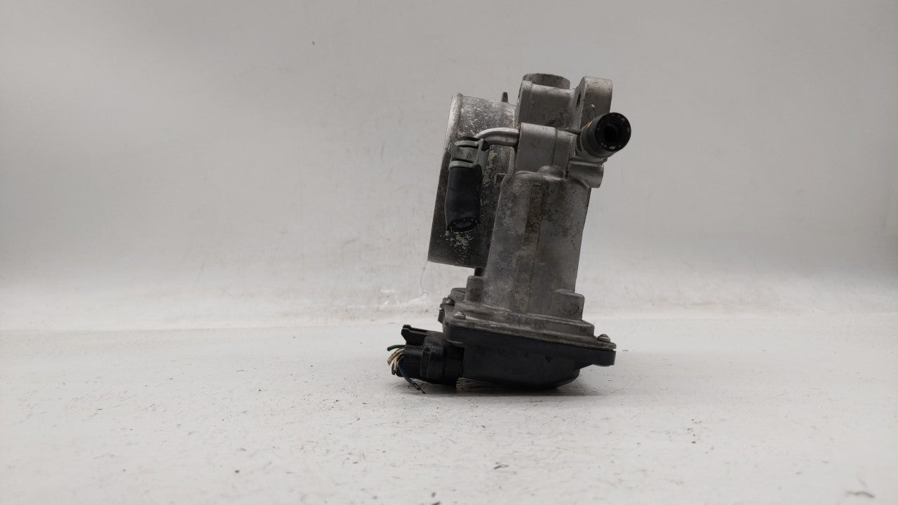 2013-2018 Hyundai Santa Fe Throttle Body P/N:35100-3CAA0 Fits Fits 2012 2013 2014 2015 2016 2017 2018 OEM Used Auto Parts - 