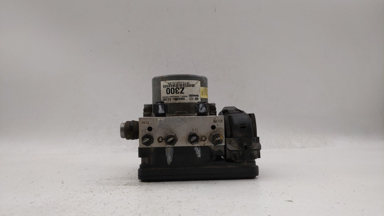 2017-2018 Hyundai Santa Fe ABS Pump Control Module Replacement P/N:58920-4Z300 BE6003S300 Fits Fits 2017 2018 OEM Used Auto 