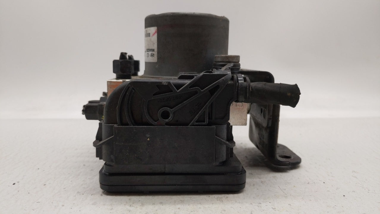 2017-2018 Hyundai Santa Fe ABS Pump Control Module Replacement P/N:58920-4Z300 BE6003S300 Fits Fits 2017 2018 OEM Used Auto 