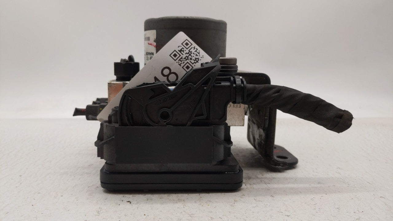 2017-2018 Hyundai Santa Fe ABS Pump Control Module Replacement P/N:58920-4Z300 BE6003S300 Fits Fits 2017 2018 OEM Used Auto 