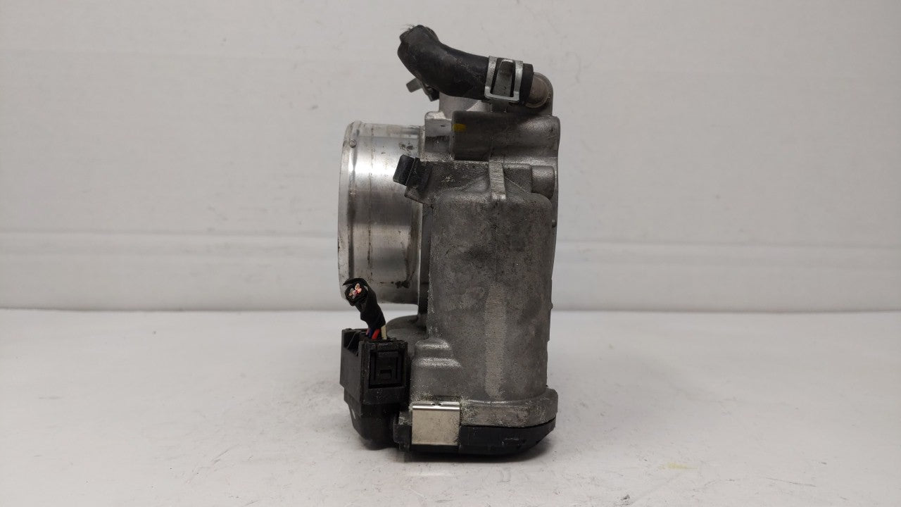 2017 Hyundai Santa Fe Throttle Body P/N:35100-2G600 Fits Fits 2015 2016 2018 2019 OEM Used Auto Parts - Oemusedautoparts1.co