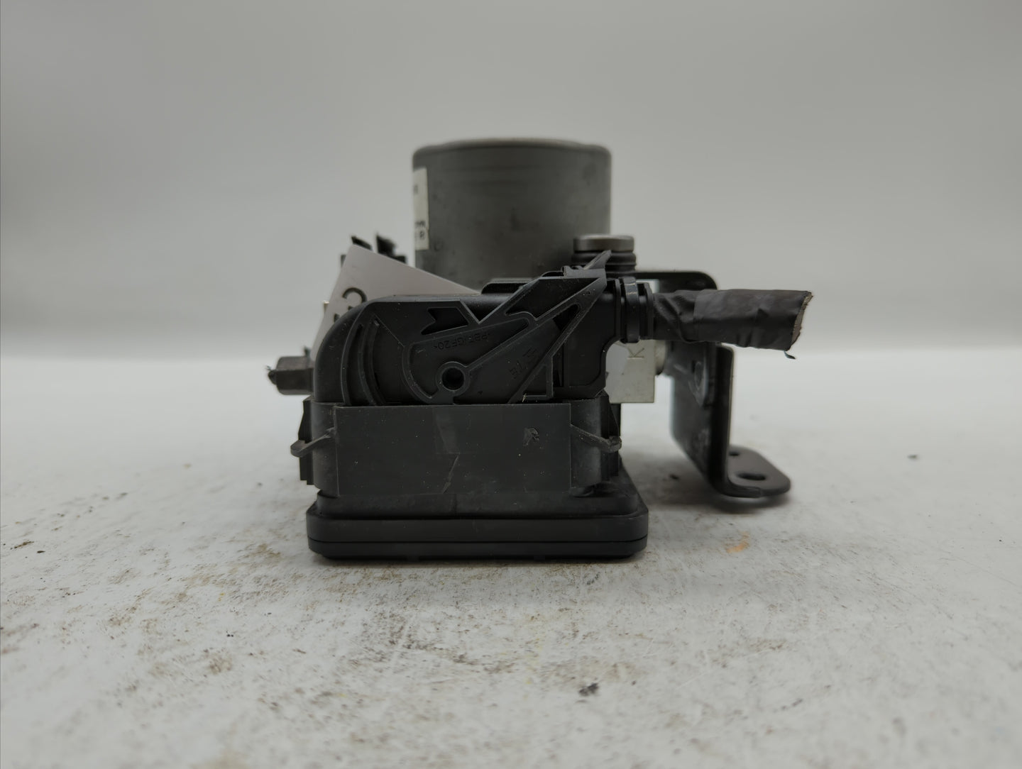 2017-2018 Hyundai Santa Fe ABS Pump Control Module Replacement P/N:58920-4Z300 Fits Fits 2017 2018 OEM Used Auto Parts - Oem