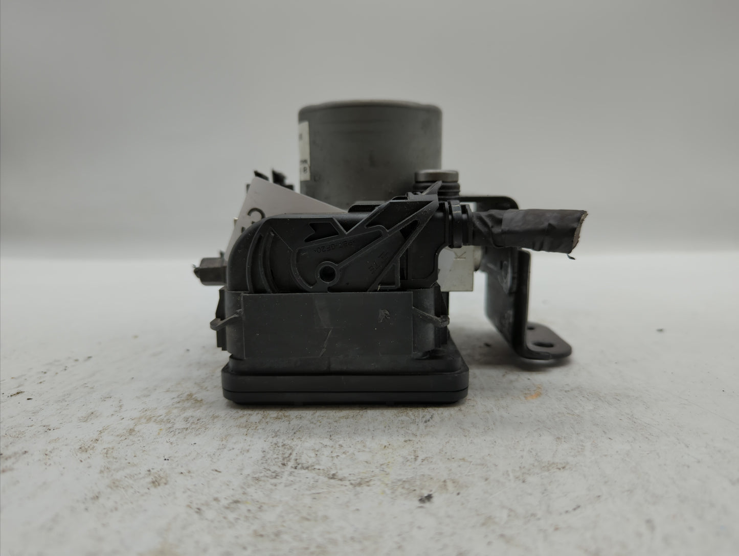 2017-2018 Hyundai Santa Fe ABS Pump Control Module Replacement P/N:58920-4Z300 Fits Fits 2017 2018 OEM Used Auto Parts - Oem