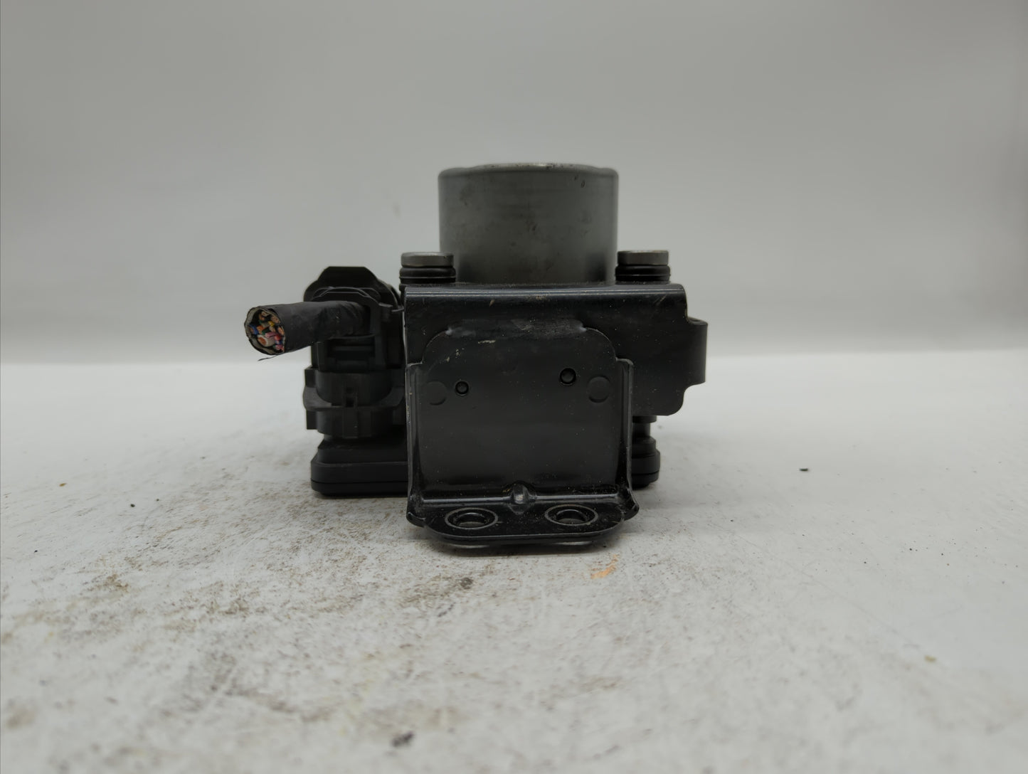 2017-2018 Hyundai Santa Fe ABS Pump Control Module Replacement P/N:58920-4Z300 Fits Fits 2017 2018 OEM Used Auto Parts - Oem