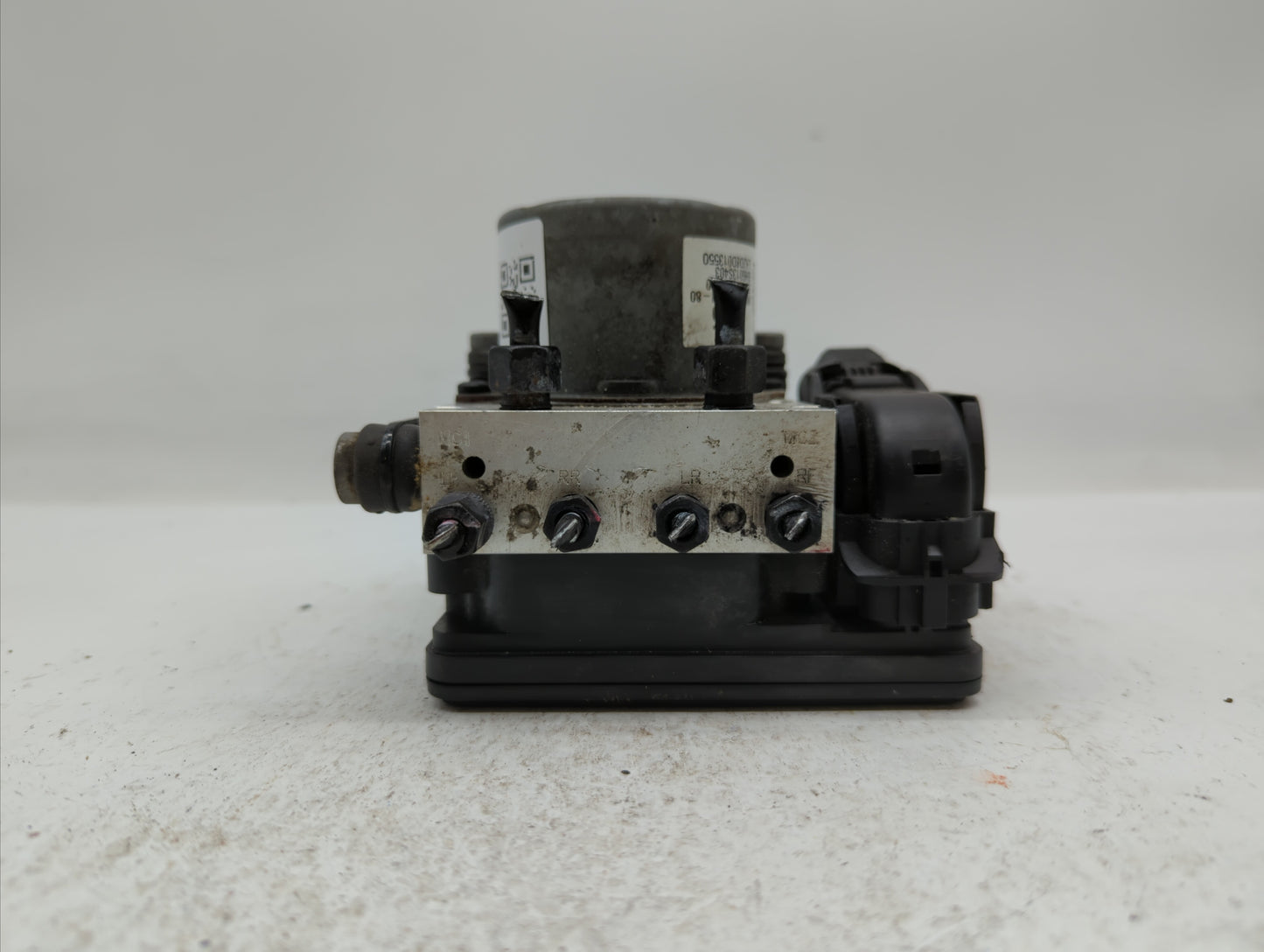 2017-2018 Hyundai Santa Fe ABS Pump Control Module Replacement P/N:58920-B8AC0 Fits Fits 2017 2018 OEM Used Auto Parts - Oem