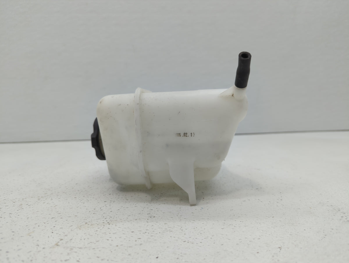 2013 Hyundai Santa Fe Radiator Coolant Overflow Expansion Tank Bottle 414153 - Oemusedautoparts1.com