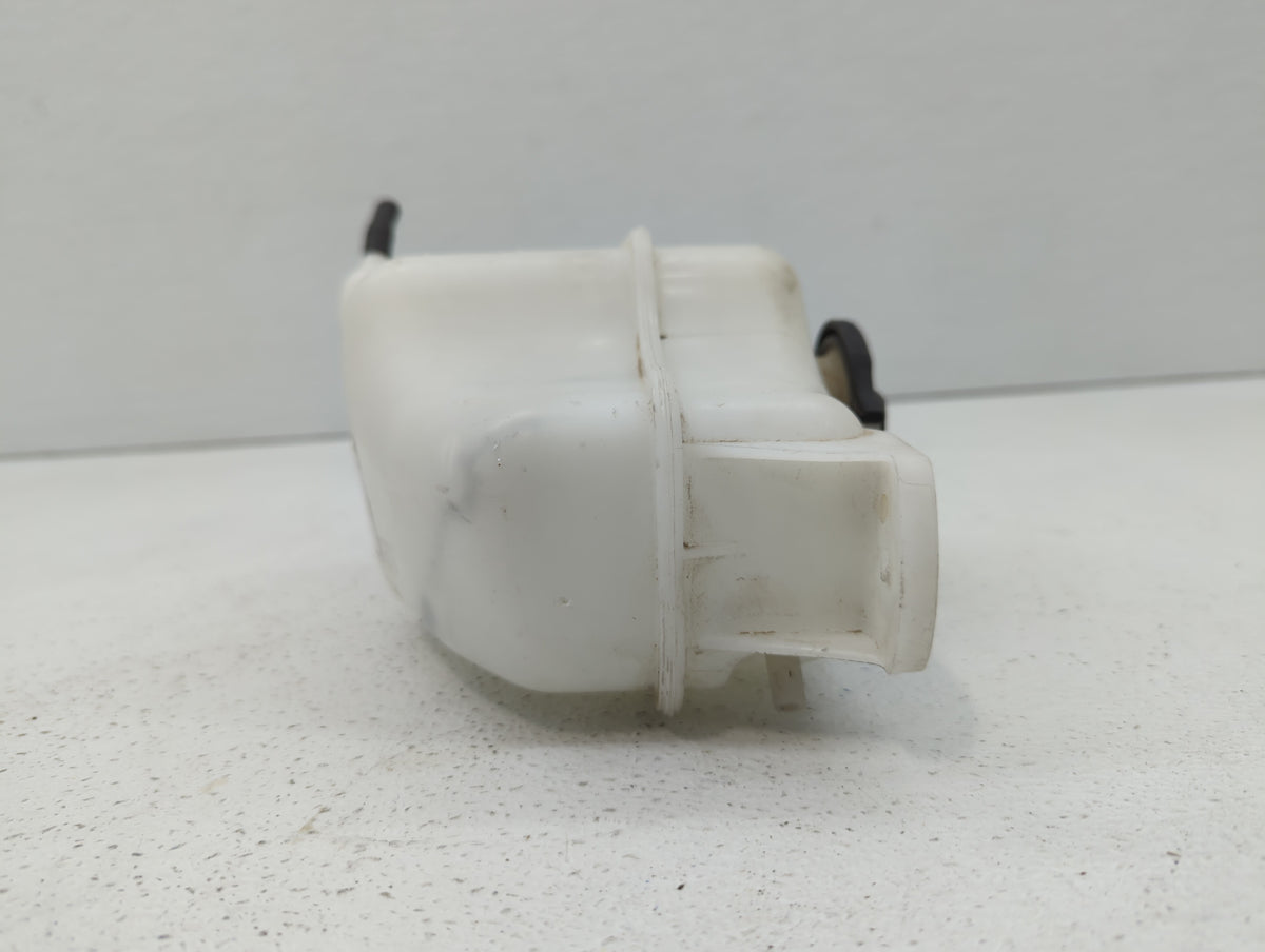2013 Hyundai Santa Fe Radiator Coolant Overflow Expansion Tank Bottle 414153 - Oemusedautoparts1.com