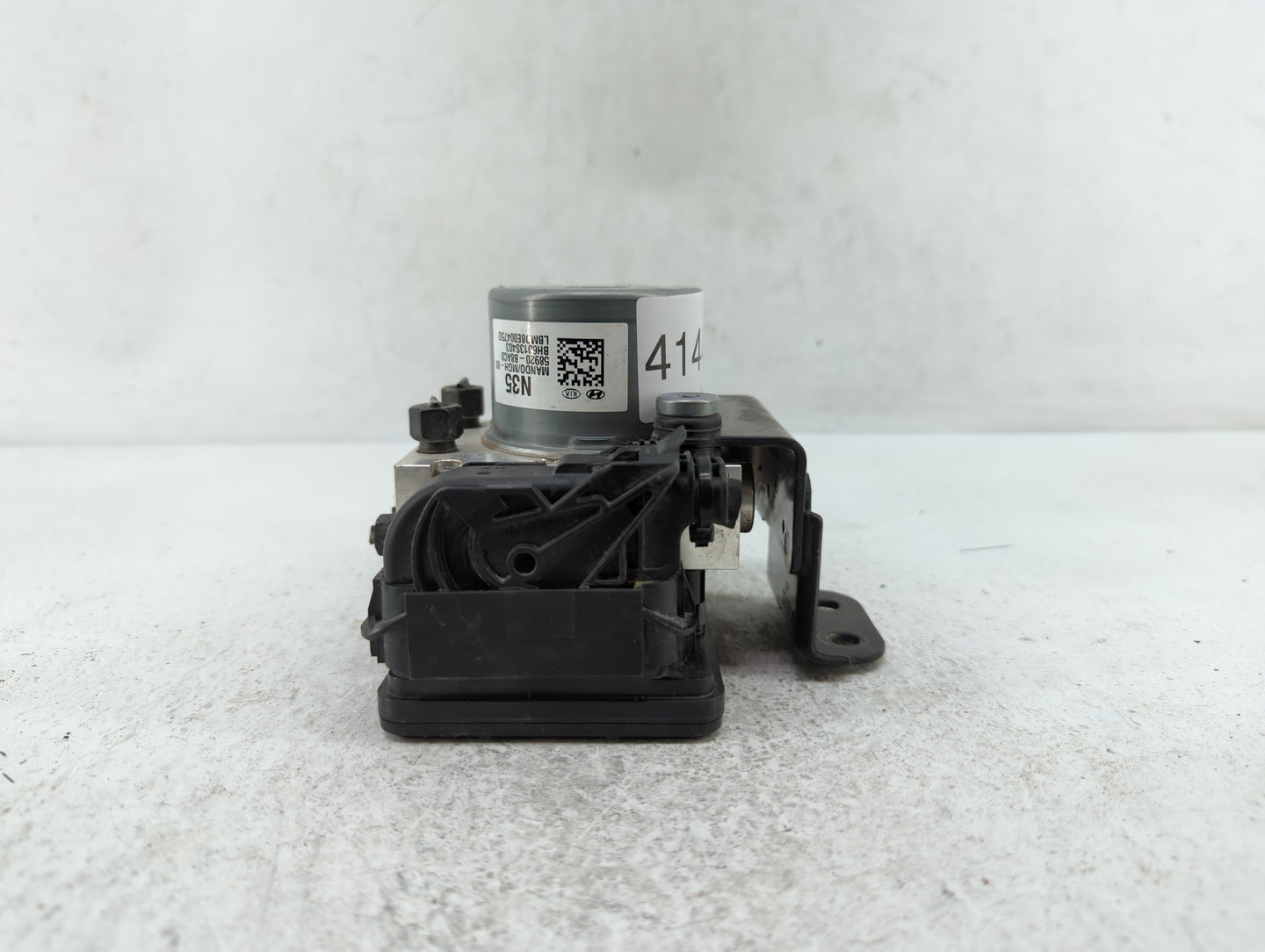 2017-2018 Hyundai Santa Fe ABS Pump Control Module Replacement P/N:58920-B8AC0 Fits Fits 2017 2018 OEM Used Auto Parts - Oem