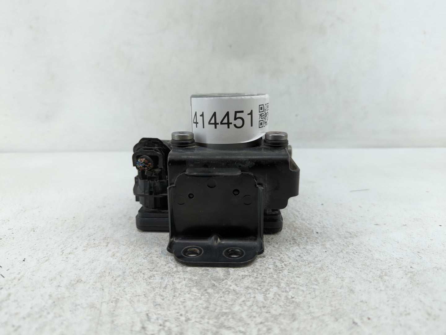 2017-2018 Hyundai Santa Fe ABS Pump Control Module Replacement P/N:58920-B8AC0 Fits Fits 2017 2018 OEM Used Auto Parts - Oem