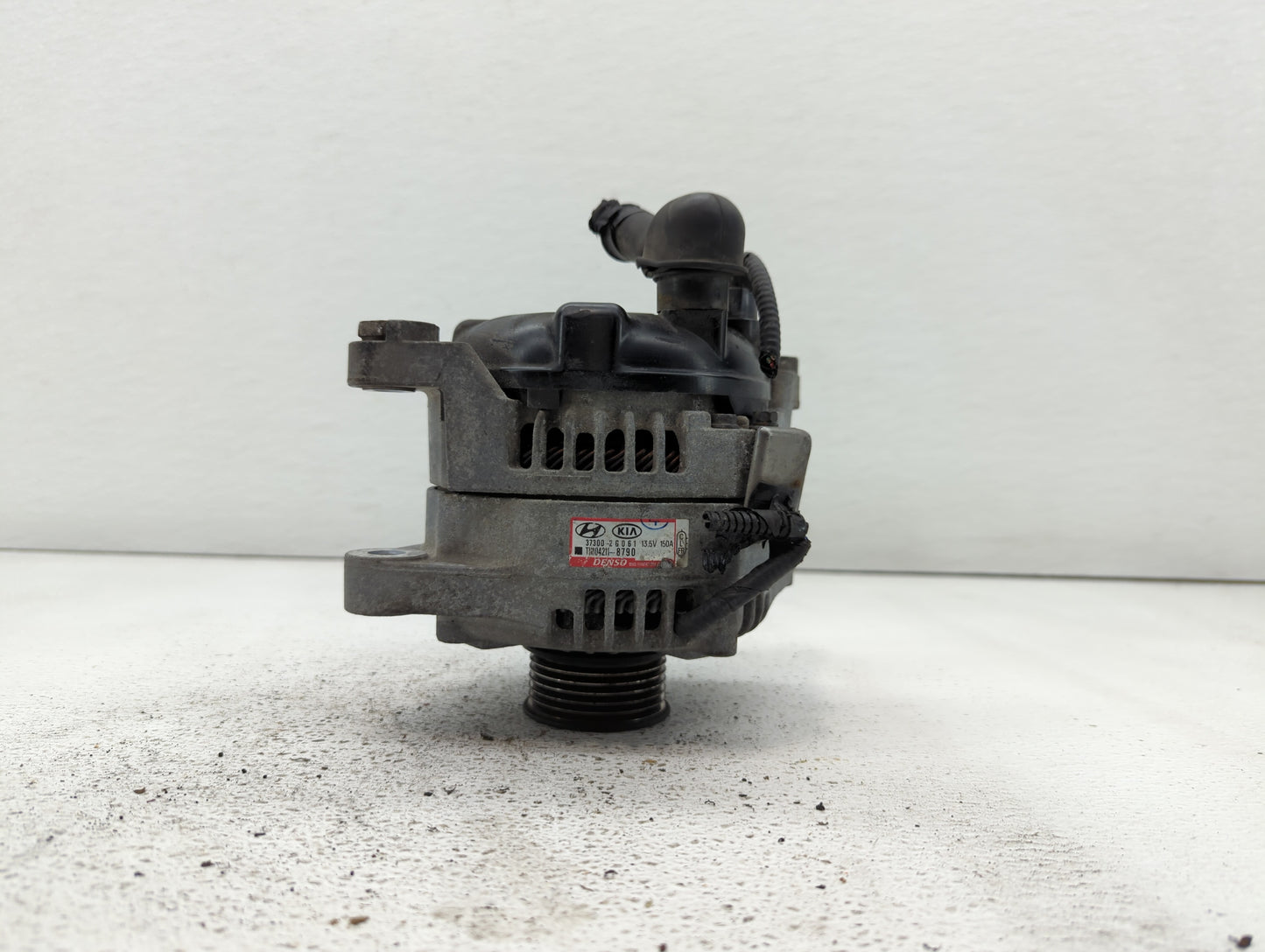 2019-2020 Hyundai Santa Fe Alternator Replacement Generator Charging Assembly Engine OEM P/N:37300-2G061 Fits OEM Used Auto 