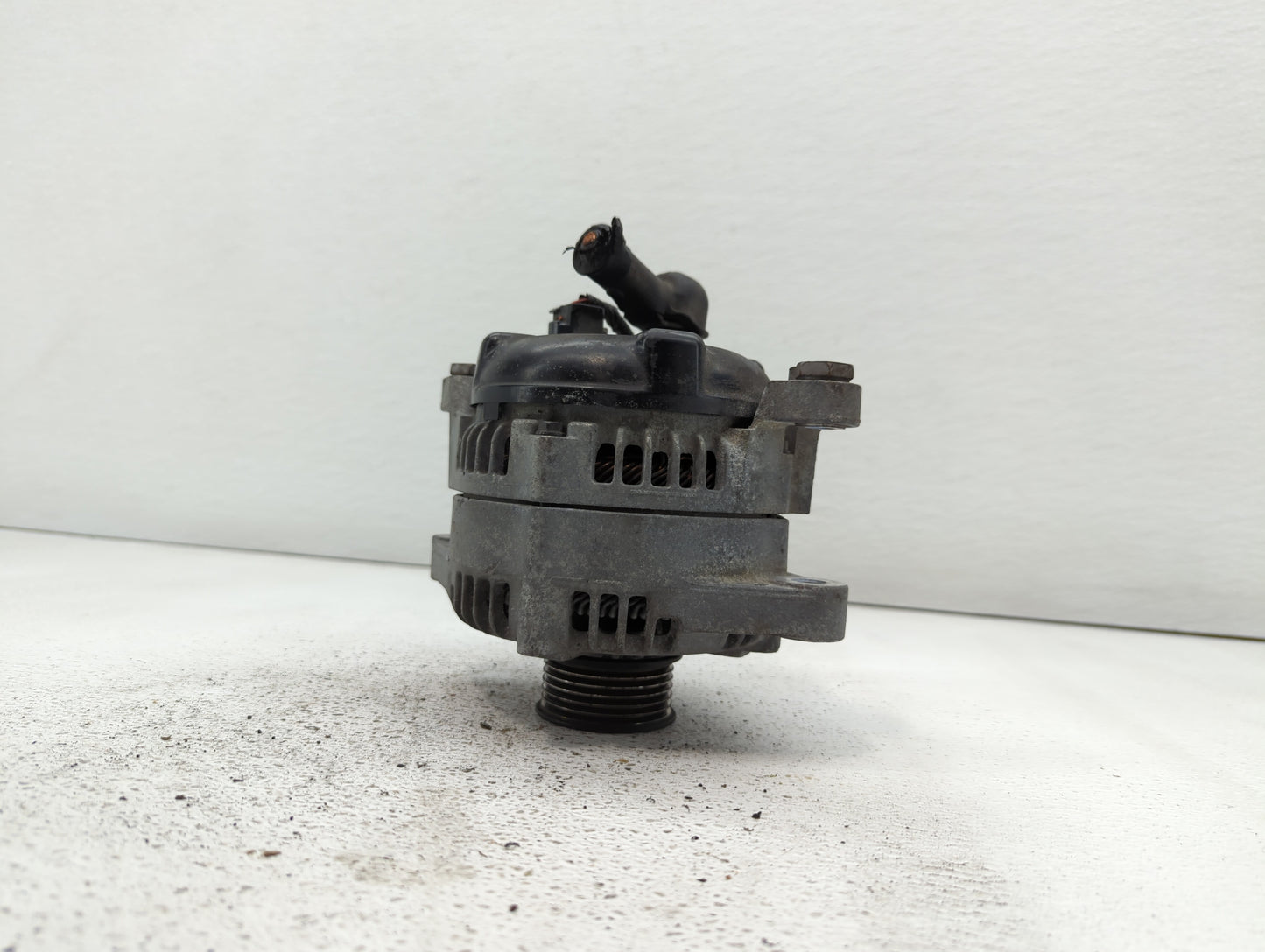 2019-2020 Hyundai Santa Fe Alternator Replacement Generator Charging Assembly Engine OEM P/N:37300-2G061 Fits OEM Used Auto 